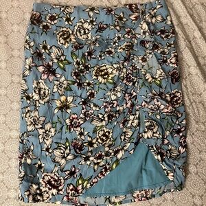 Guess riot bloom print blue wave dotty ruched zipped skirt ;size 10